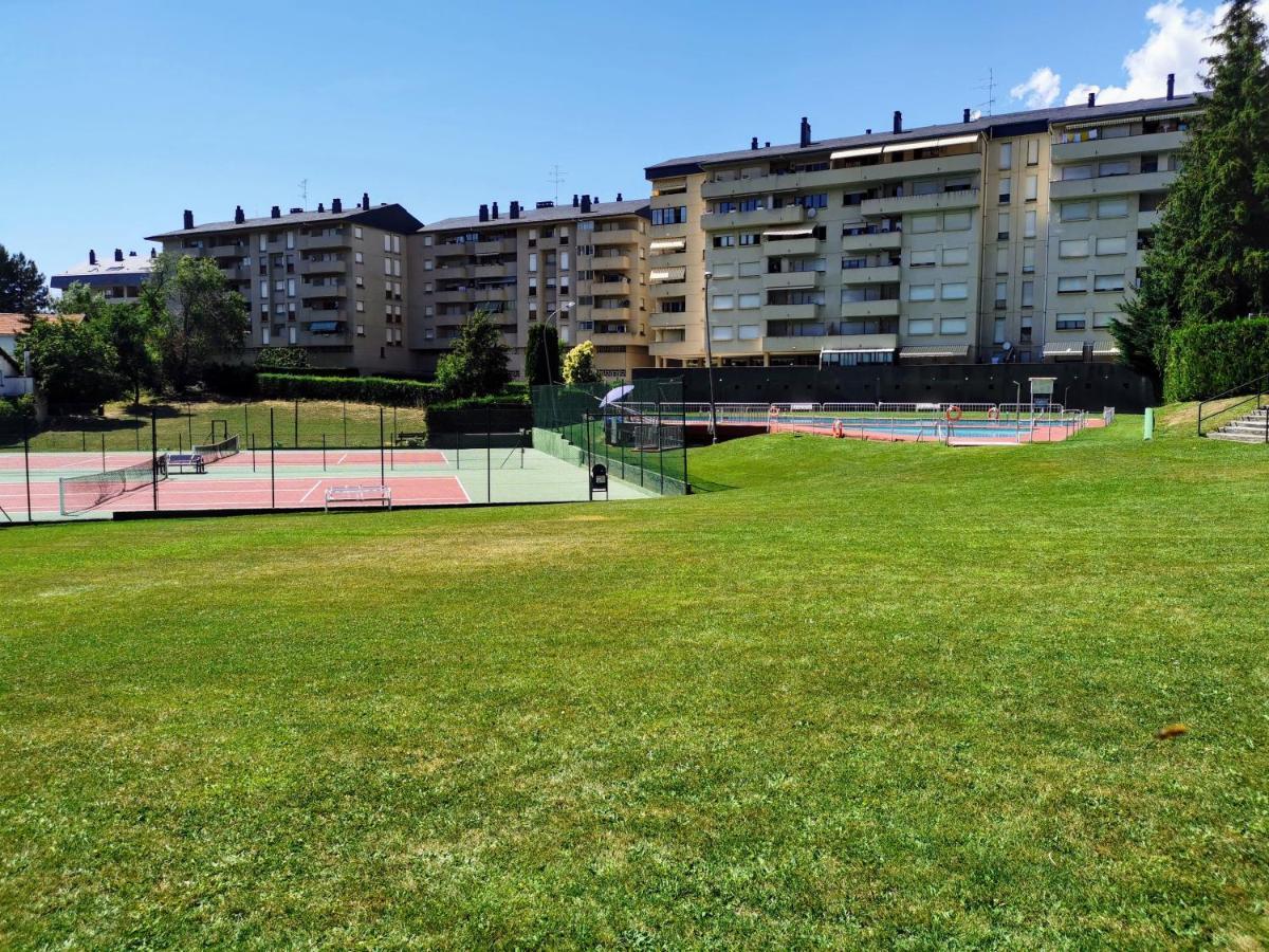 Oroel Apartment Jaca Exterior foto