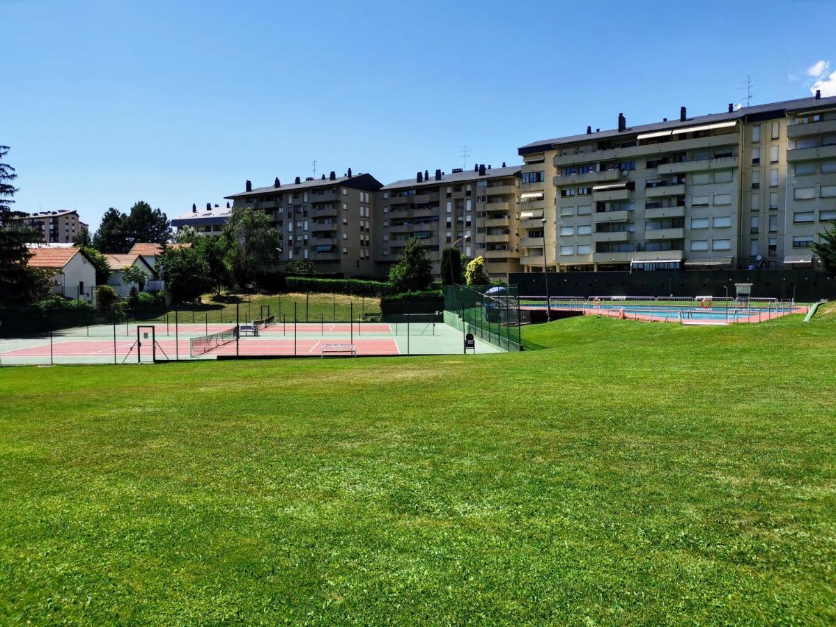 Oroel Apartment Jaca Exterior foto