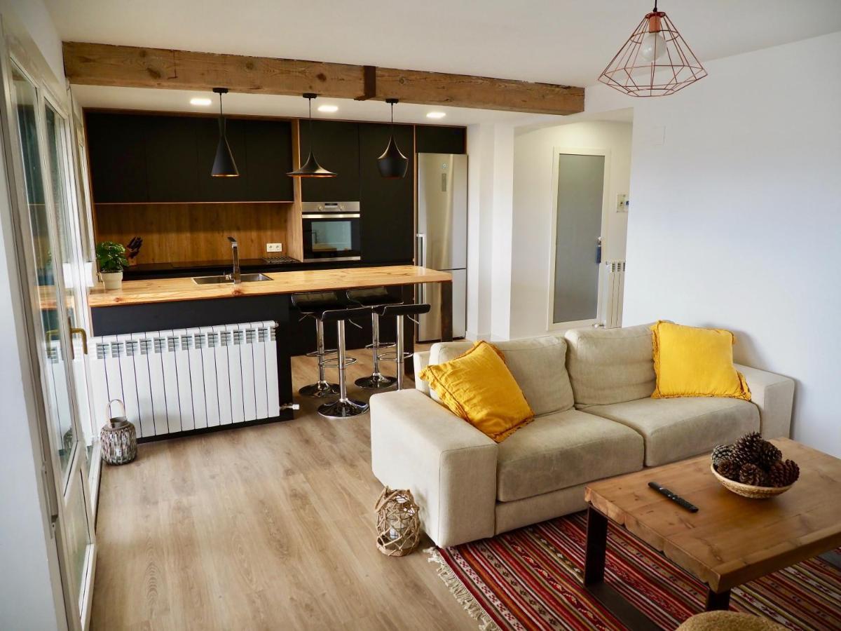 Oroel Apartment Jaca Exterior foto