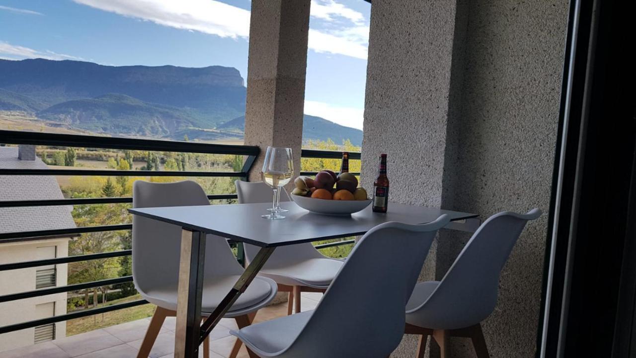 Oroel Apartment Jaca Exterior foto
